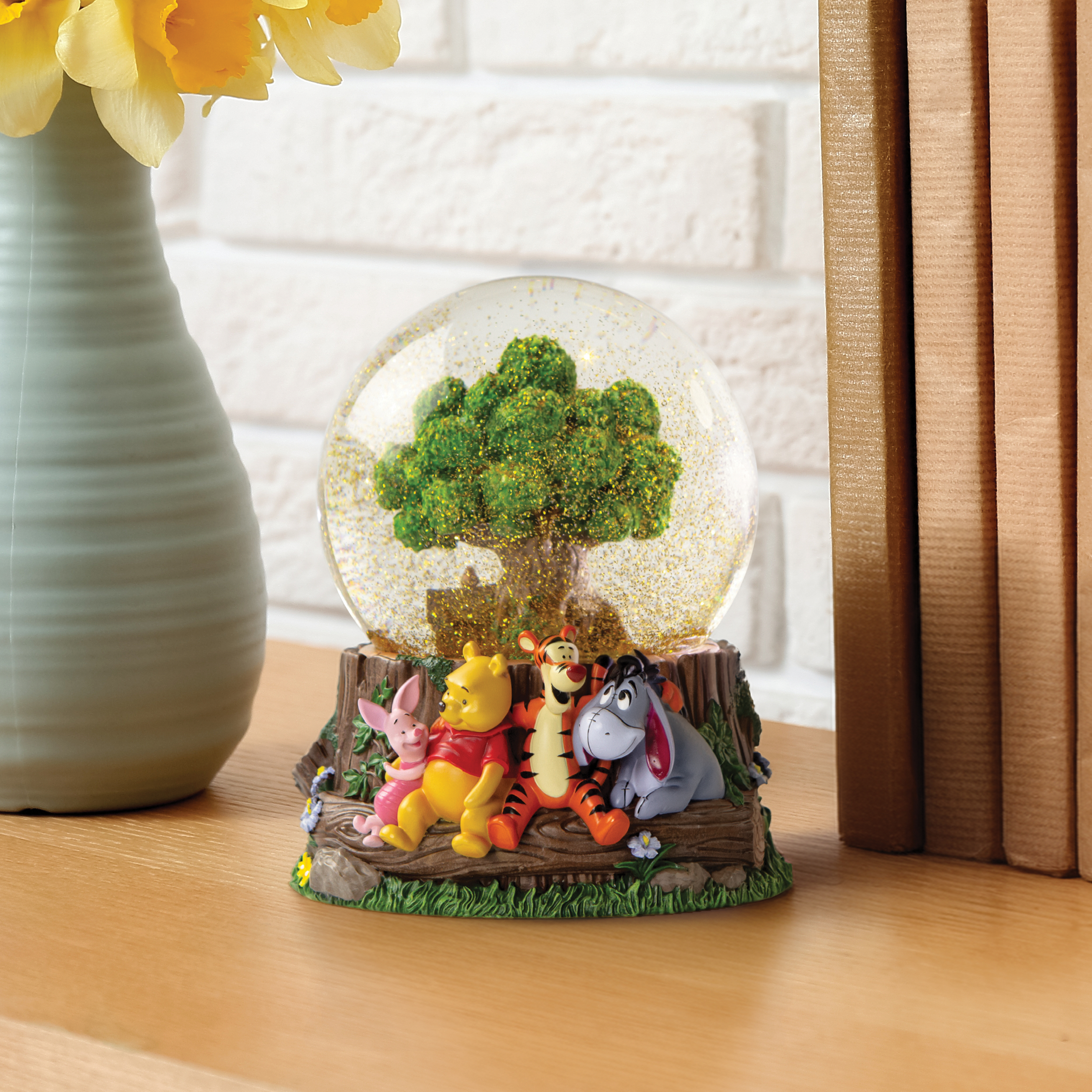 Winnie the Pooh 100th Anniversary Waterball Disney Showcase met Pooh en vrienden